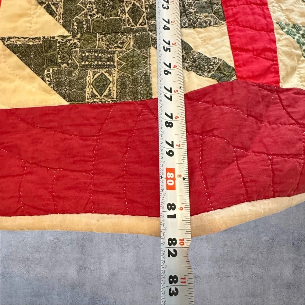 Vintage Handmade Maple Leaf Quilt 82x68 Red Green Cream Patchwork
